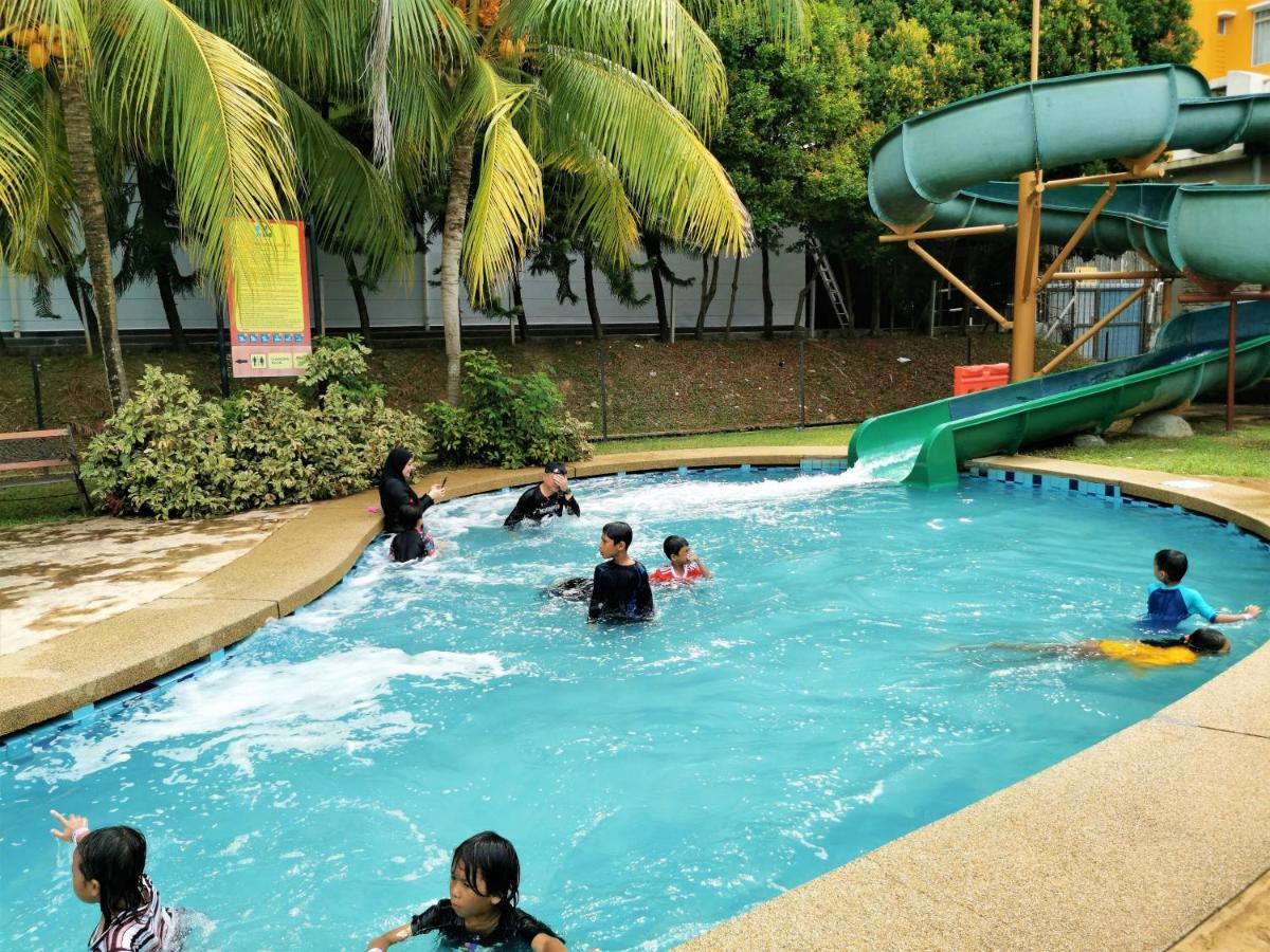 B - Lagoon Water Themepark Town Apartment
